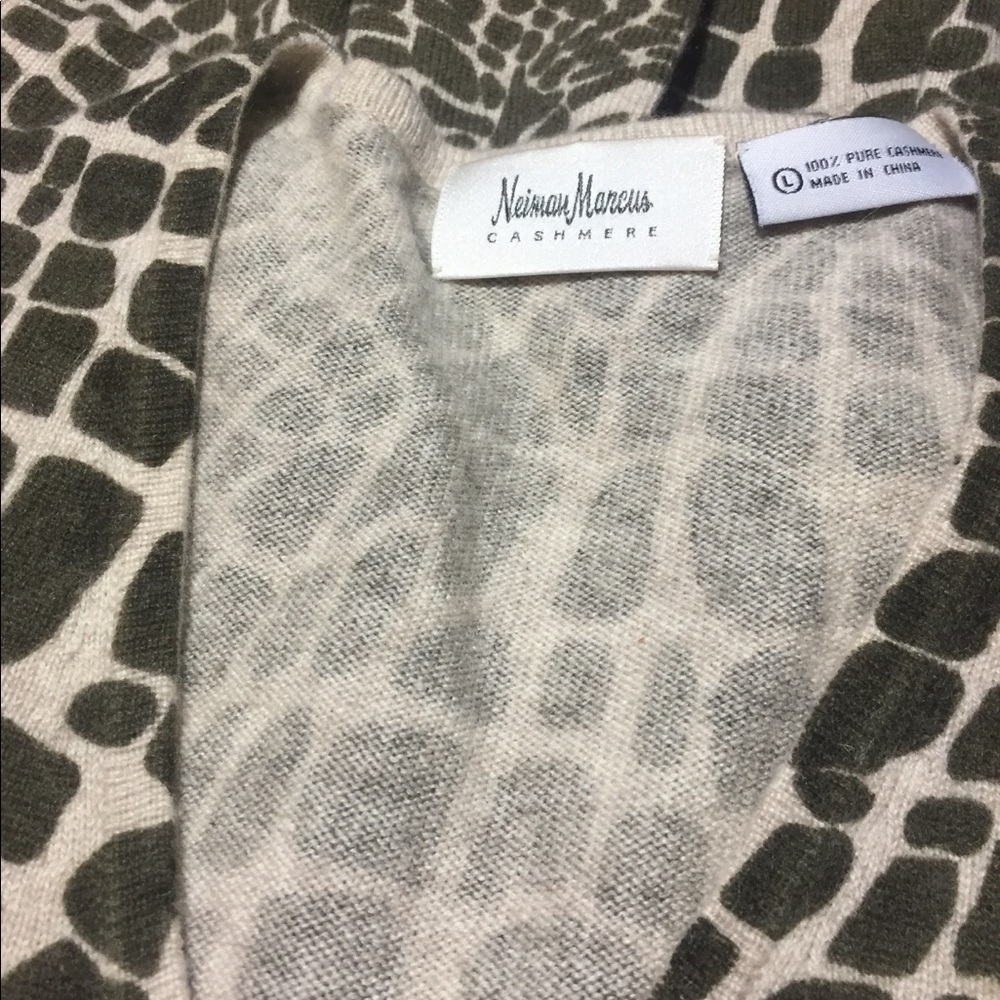 Leopard print cashmere v neck sweater